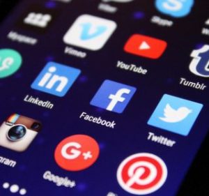 SOCIAL MEDIA MANAGER A CAPRIATE