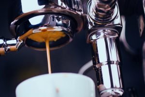 ELEMENTI DI BASE DI BAR E MISCELAZIONE